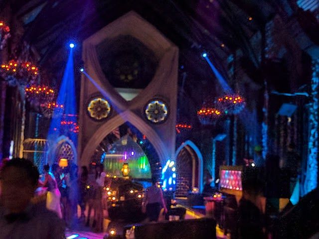 Mirror Lounge & Club